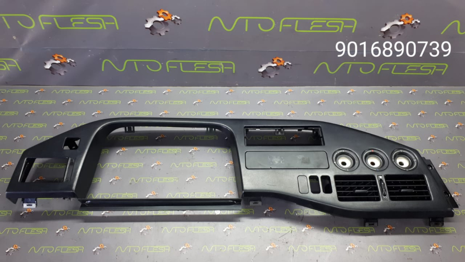 Б/у накладка панели приборов 9016890739 для Volkswagen LT 28-46