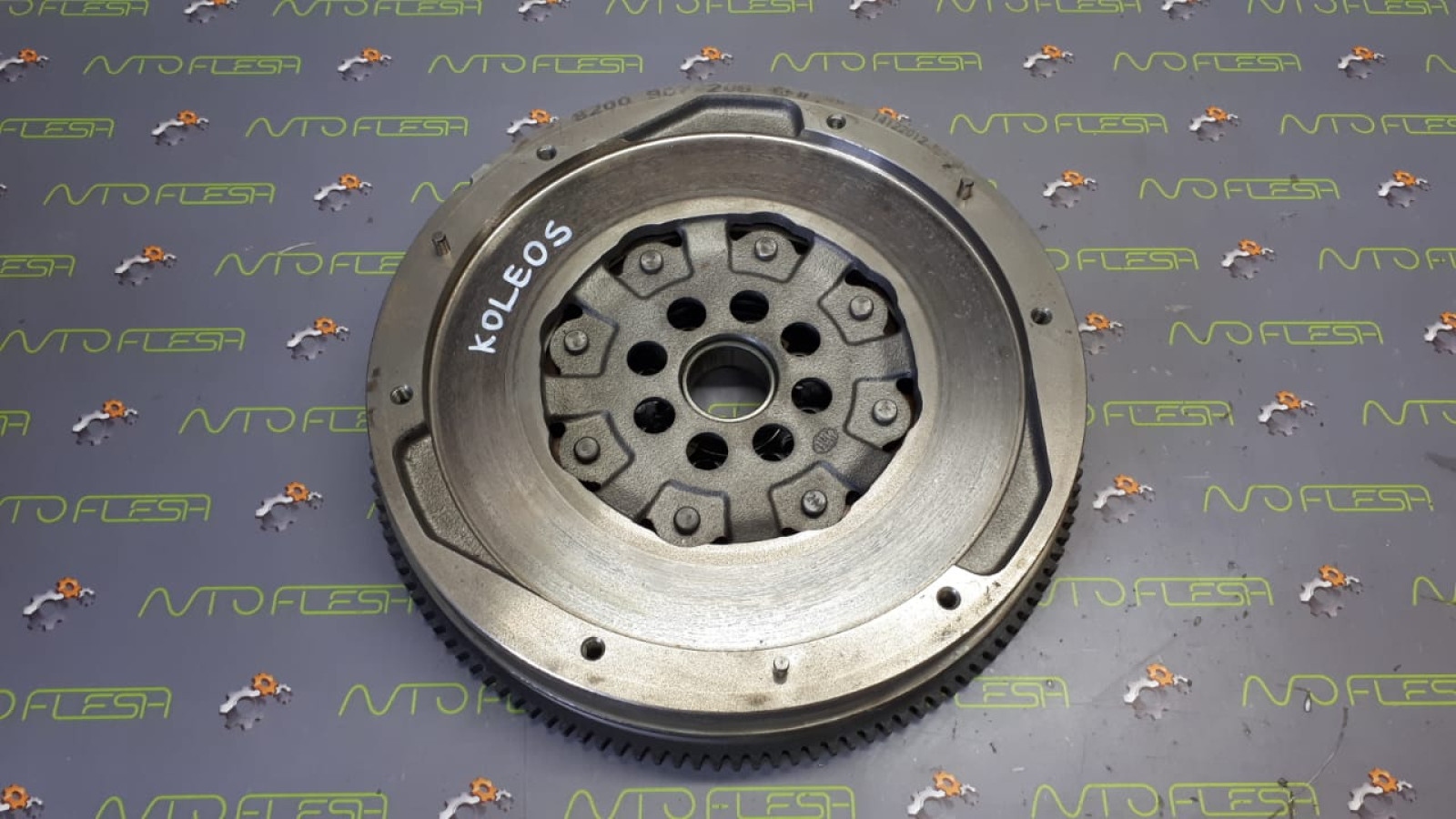 Б/у маховик демпферный 8200907206 2.0 dCi для Nissan/ Renault Б/у маховик демпферный 8200907206 2.0 dCi для Nissan/ Renault