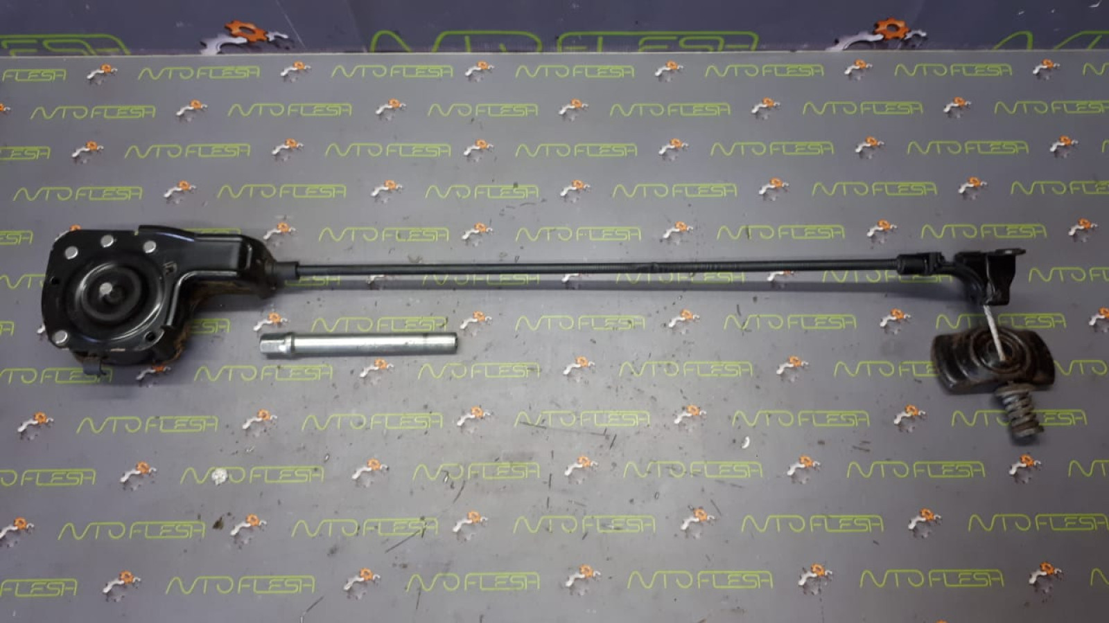 Б/у механизм крепления запасного колеса 9810677780, 9803750680 для Citroen C4 Picasso/ Peugeot 5008