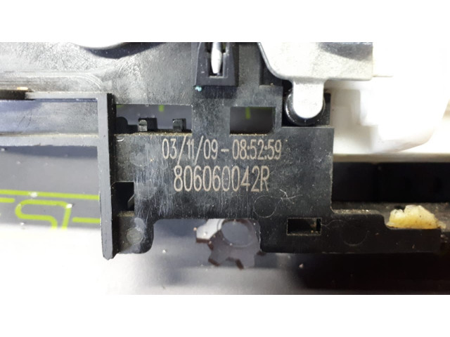 Б/у ручка передней правой двери 806060042R для Renault Grand Scenic III/ Megane III/ Scenic III Б/у ручка передней правой двери 806060042R для Renault Grand Scenic III/ Megane III/ Scenic III