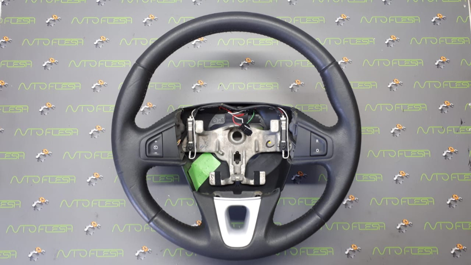 Б/у руль 609581499, 609581410 для Renault Megane III/ Scenic III Б/у руль 609581499, 609581410 для Renault Megane III/ Scenic III
