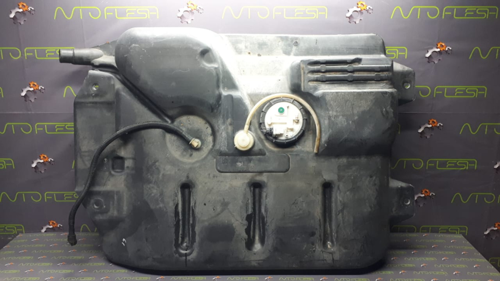 Б/у топливный бак 7700313000/ 7700312999 для Nissan Primastar/ Opel Vivaro/ Renault Trafic II