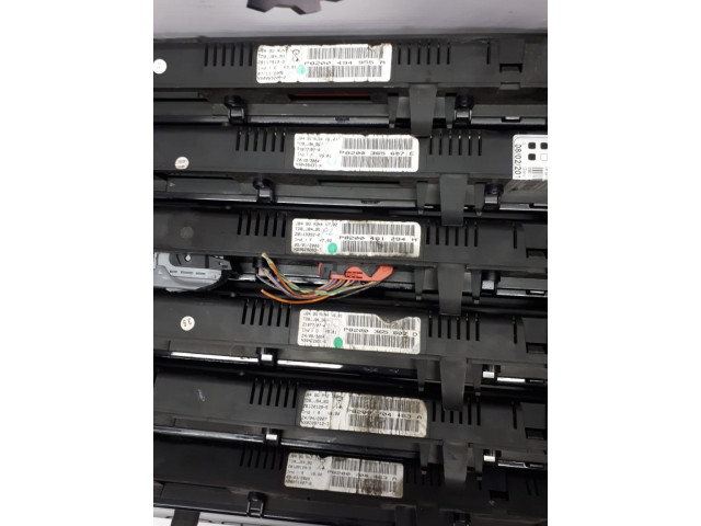 Б/у панель приборов 8200365607/ 8200461294H для Renault Scenic II Б/у панель приборов 8200365607/ 8200461294H для Renault Scenic II