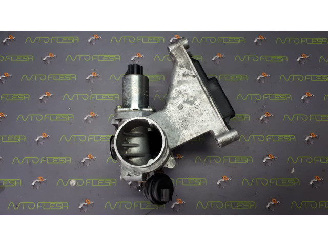 Б/у дроссельная заслонка 8200056350/ 8200258240 2.2 dCi для Renault Avantime/ Espace IV/ Laguna II/ Vel Satis