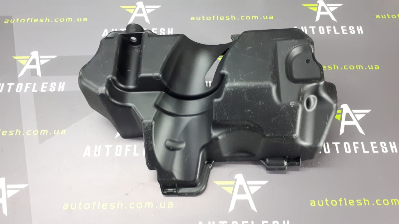 Б/у крышка двигателя/ крышка ГБЦ 8200549100 для Nissan Qashqai+2/ Renault