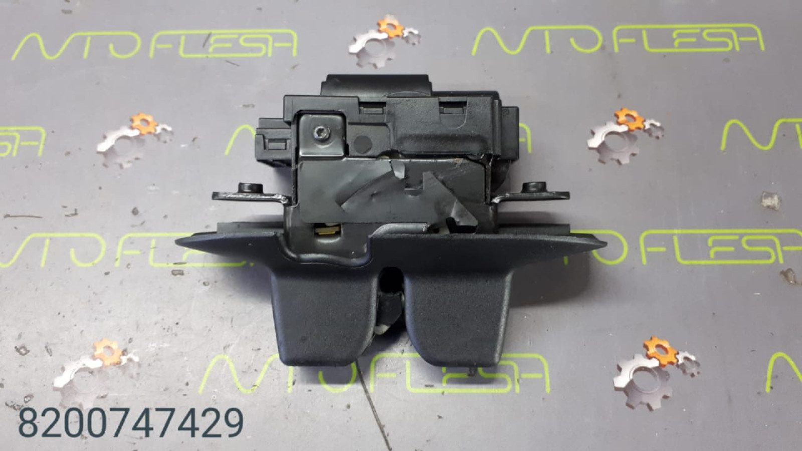 Б/у замок крышки багажника 8200747429 для Renault Laguna III Grandtour