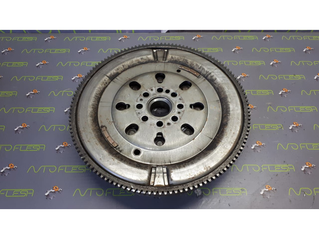 Б/у маховик демпферный 8200907206 2.0 dCi для Nissan/ Renault Б/у маховик демпферный 8200907206 2.0 dCi для Nissan/ Renault