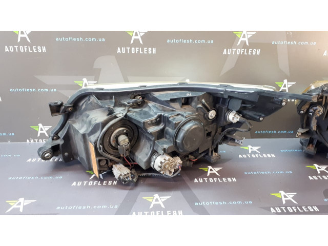Б/у фара в сборе/ фары передние xenon 84001SC120, 84001SC230 для Subaru Forester III Б/у фара в сборе/ фары передние xenon 84001SC120, 84001SC230 для Subaru Forester III