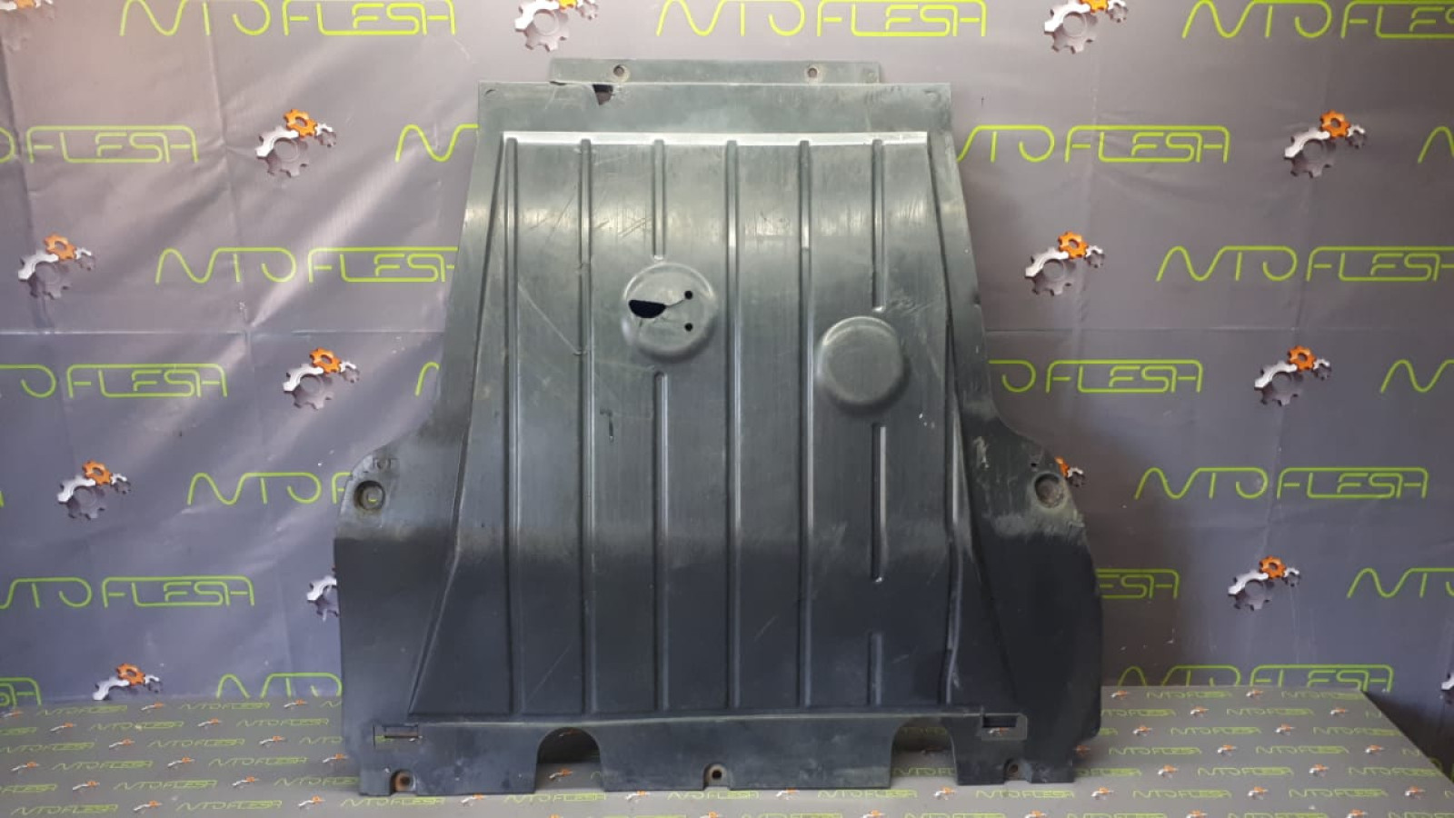 Б/у защита двигателя 8200161848 для Renault Captur/ Clio 3-4/ Modus/ Zoe