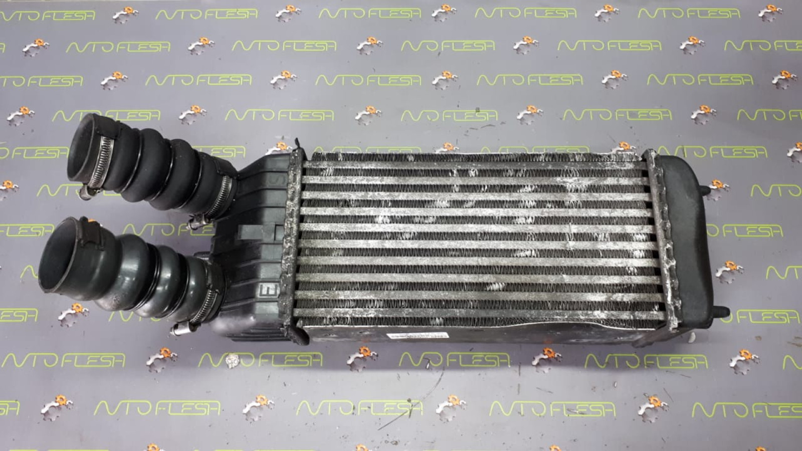 Б/у радиатор интеркуллера 9651184880 для Citroen C2-C3/ Peugeot 207-1007