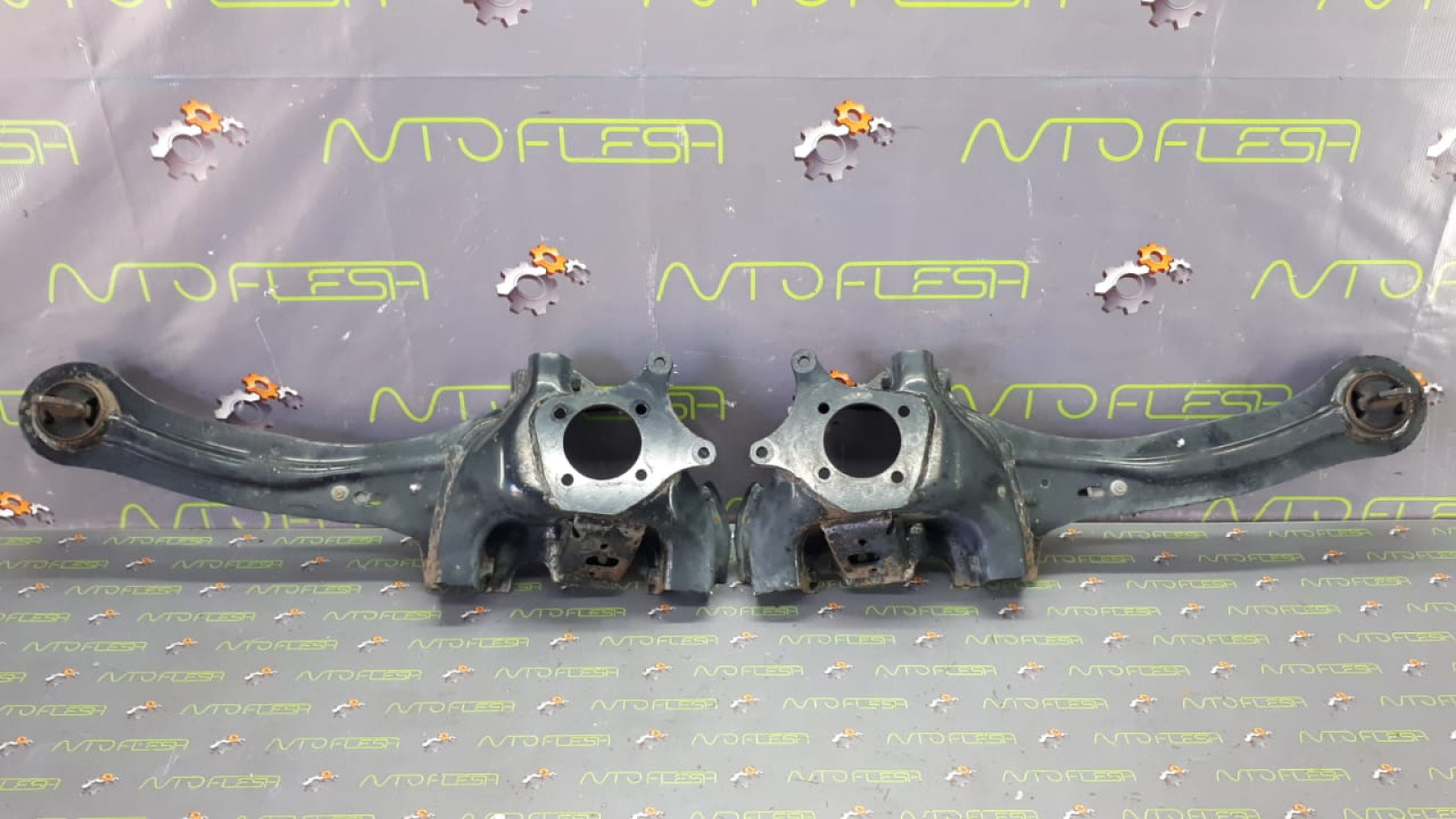 Б/у рычаг продольный нижний 8V61-5K896-BA для Mazda 3 BL Б/у рычаг продольный нижний 8V61-5K896-BA для Mazda 3 BL