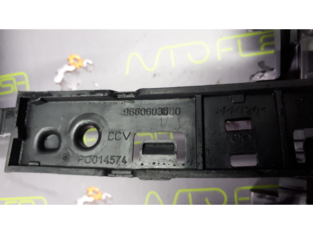 Б/у кронштейн крепления заднего бампера 9680603680/ 9680603580 для Citroen Berlingo/ Peugeot Partner Б/у кронштейн крепления заднего бампера 9680603680/ 9680603580 для Citroen Berlingo/ Peugeot Partner