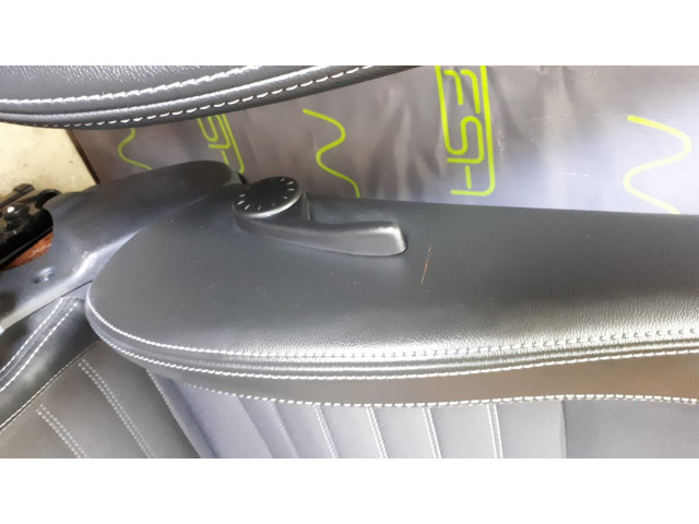Б/у сиденья передние для Renault Laguna III, 2012 Б/у сиденья передние для Renault Laguna III, 2012