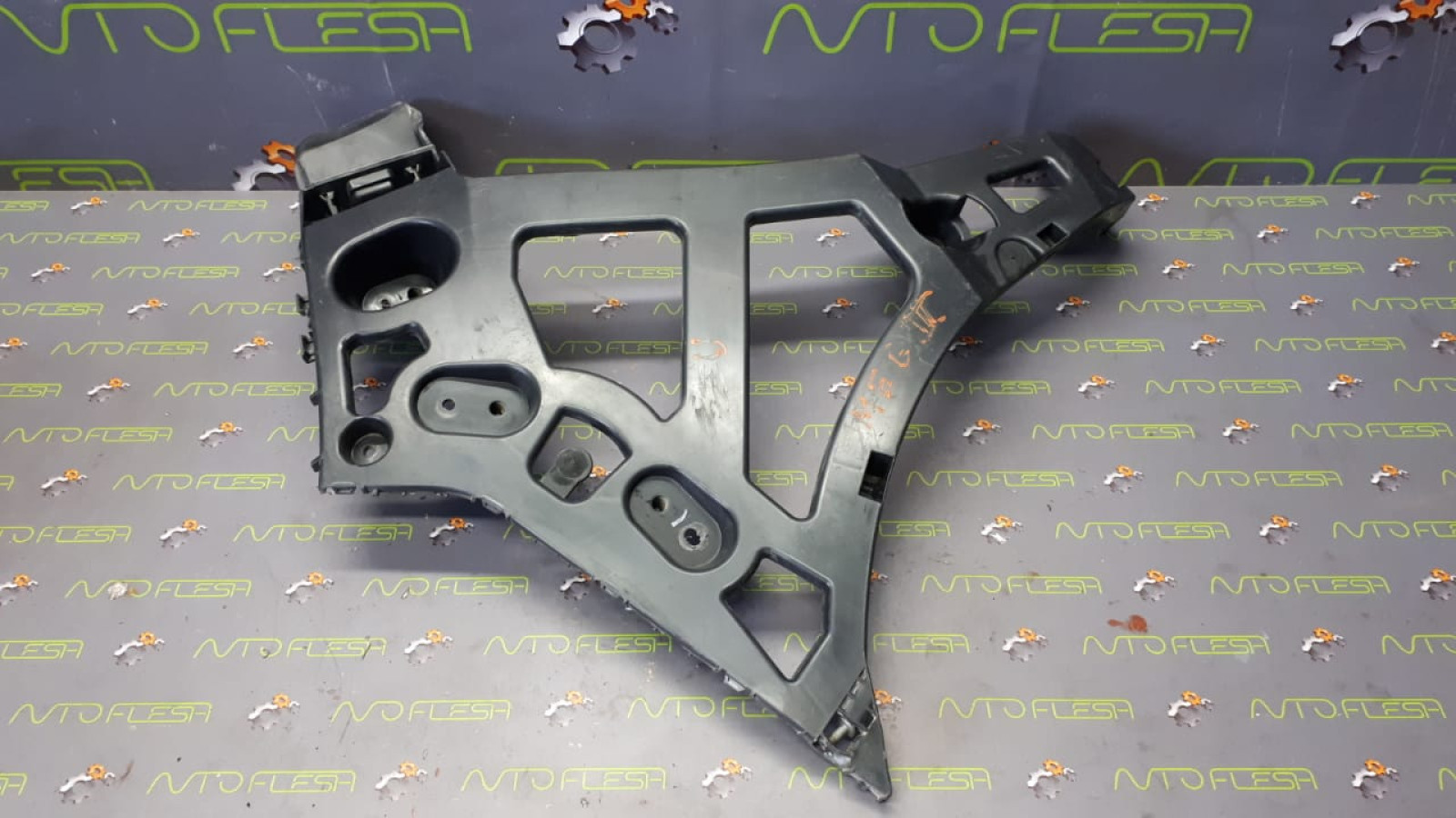 Б/у кронштейн бампера задний левый 850420009R/ 0001037279 для Renault Megane III