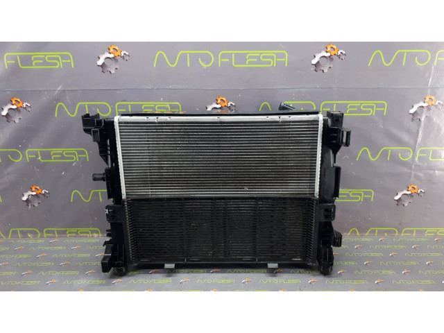 Б/у радиатор кондиционера 921007736R для Renault Zoe