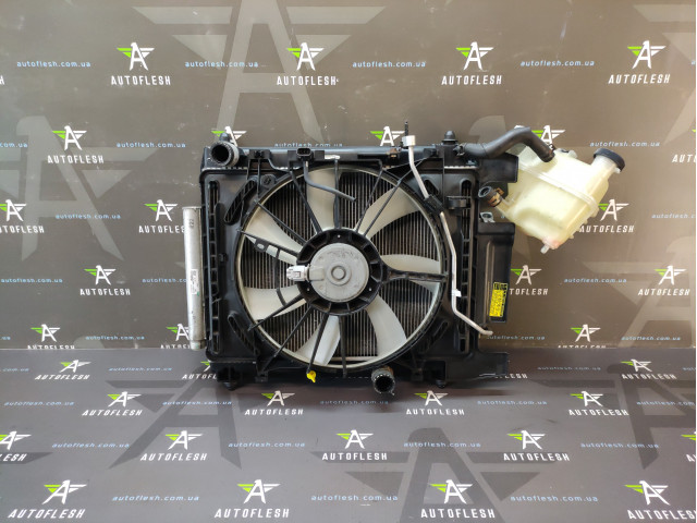 Б/в вентилятор радіатора MF422000-7840, 16363-0G050 для Toyota Yaris