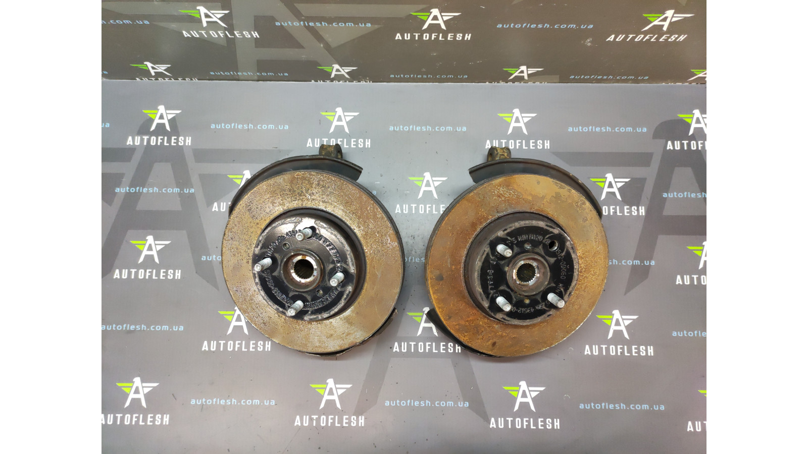 Б/в гальмівний диск передній/ кулак поворотний 43512-0D060 для Toyota Yaris