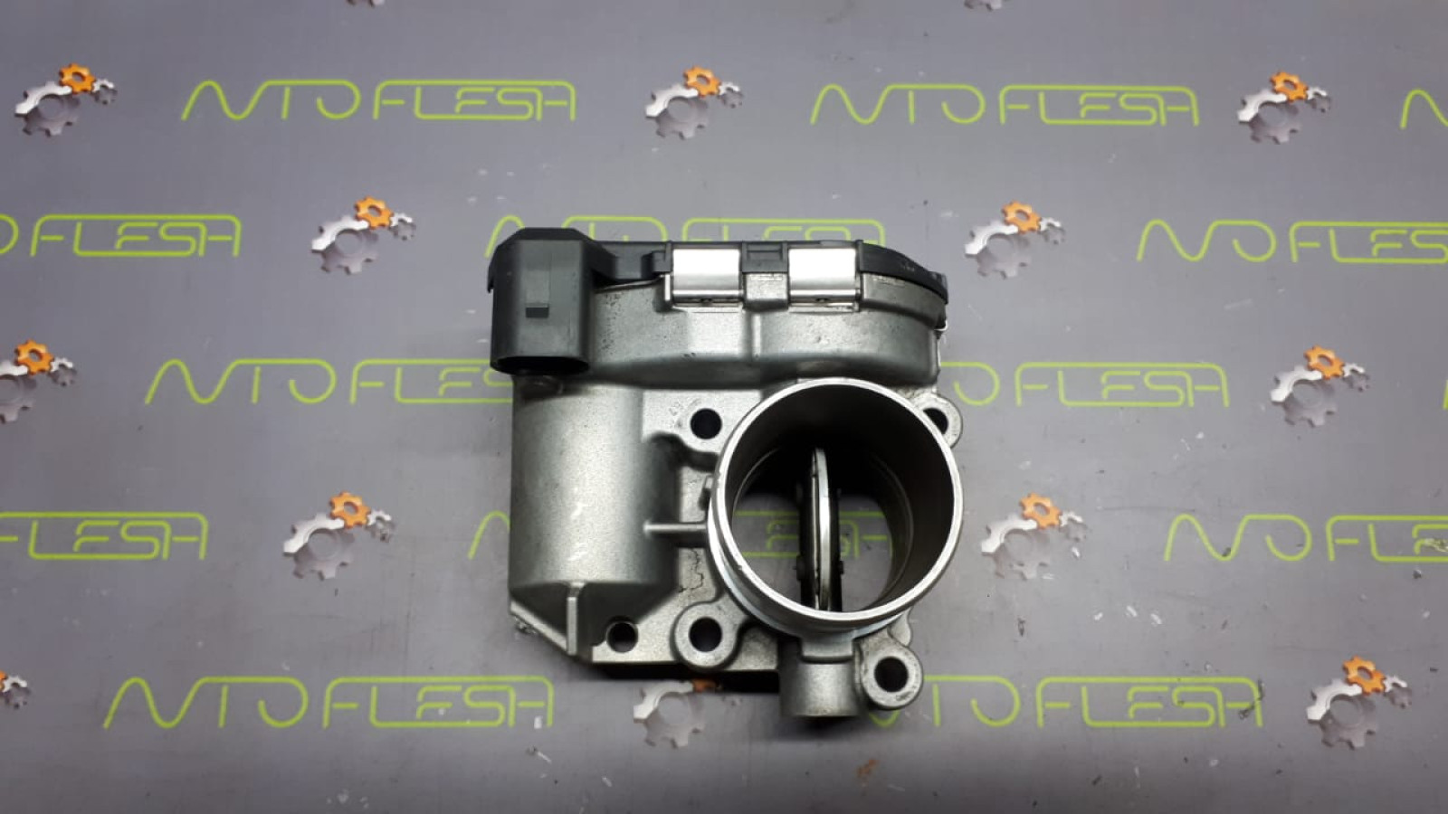 Б/у дроссельная заслонка 8200330810/ 0281002681 2.0 dCi для Nissan/ Opel/ Renault
