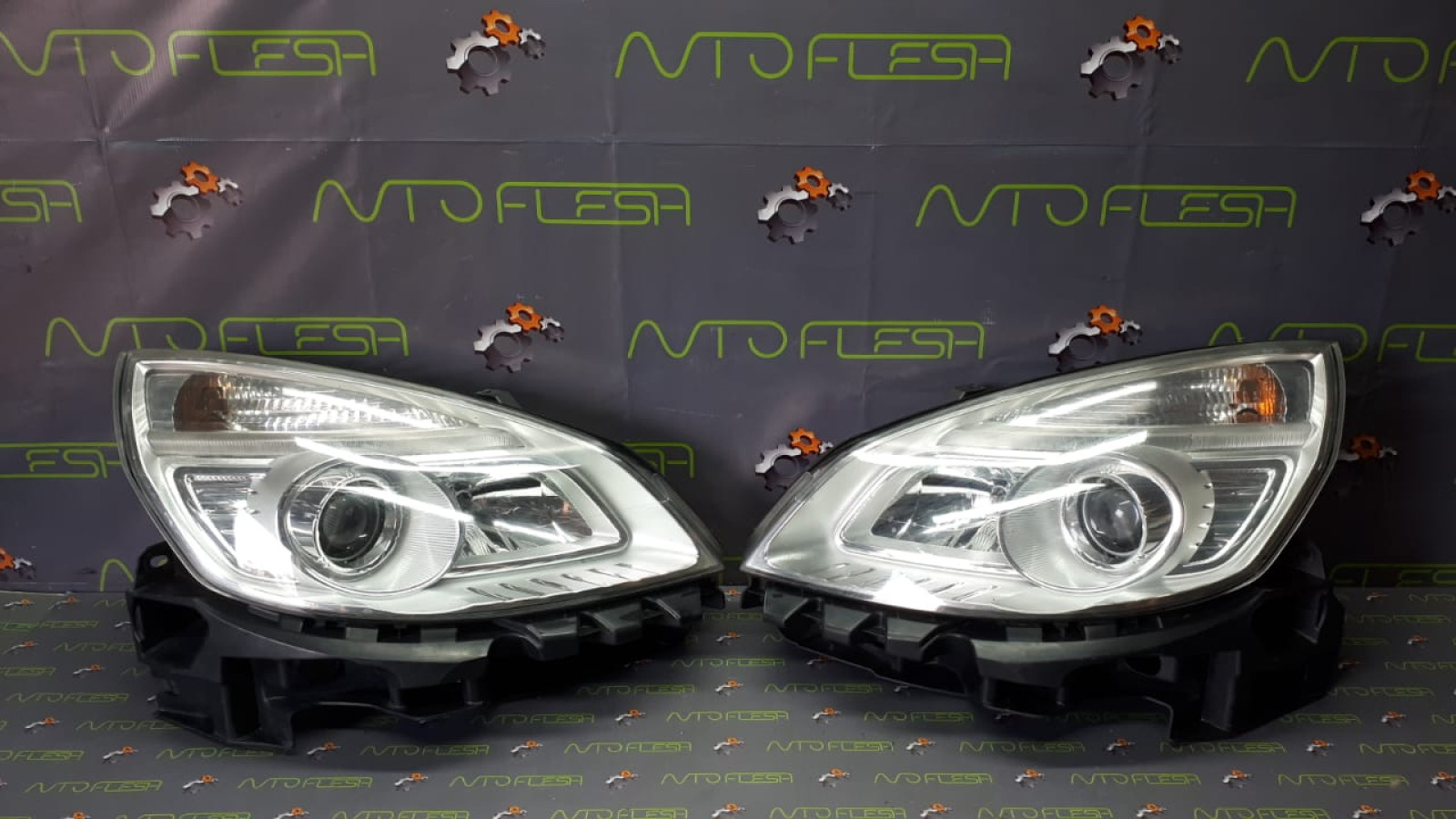 Б/у фара передняя для Renault Scenic II 2006-2008