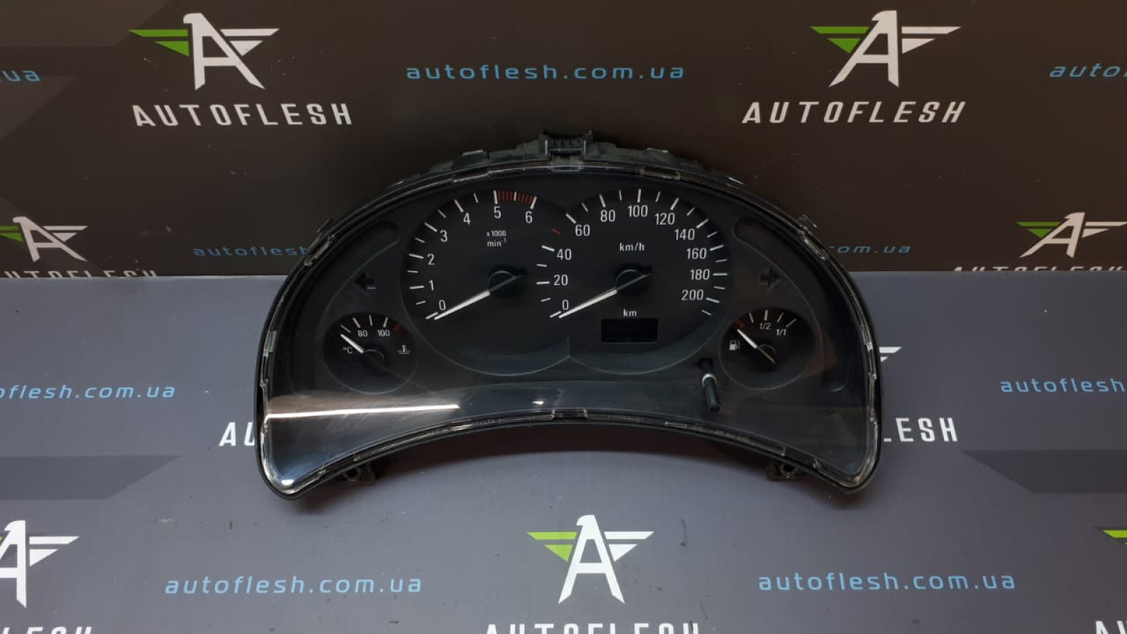 Б/у панель приборов/ спидометр 88311302, 13173347WA для Opel Combo/ Corsa/ Meriva