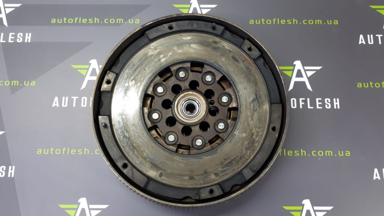 Б/у маховик демпферний A6120300305 для Mercedes Sprinter