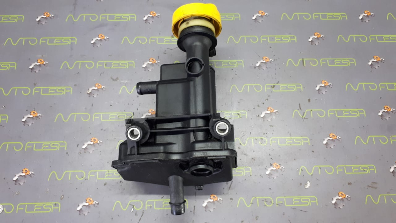 Б/у маслозаливная горловина 8200279414, 1.9 dCi для Renault Б/у маслозаливная горловина 8200279414, 1.9 dCi для Renault