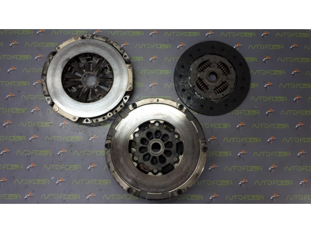 Б/у комплект сцепления/ маховик/ демпфер 0B1105266AB для Audi A4/ A5/ A6/ Q5