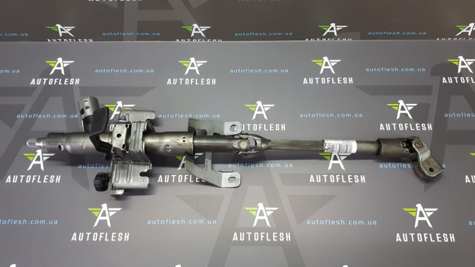 Б/у рулевая колонка 488104415R для Dacia Duster