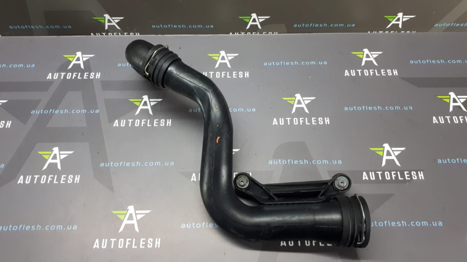 Б/у патрубок интеркуллера 1T0145790B, 1.9 TDI для Audi/ Seat/ Skoda/ Volkswagen