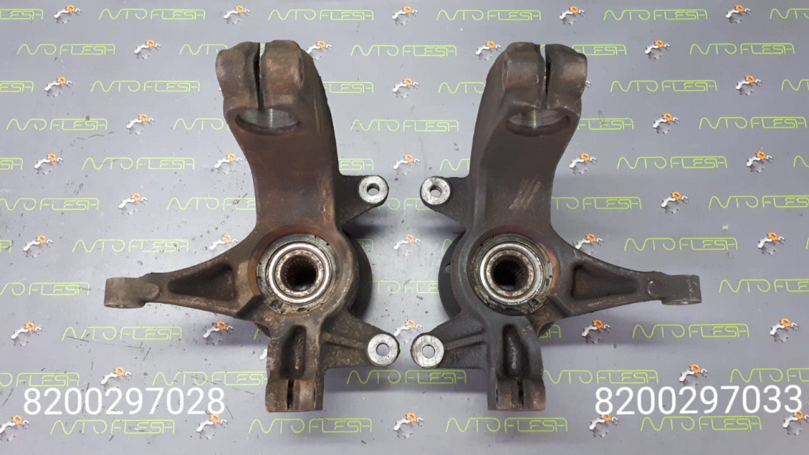 Б/у кулак поворотный передний/ цапфа 8200297028, 8200297033 для Renault Megane II/ Scenic II