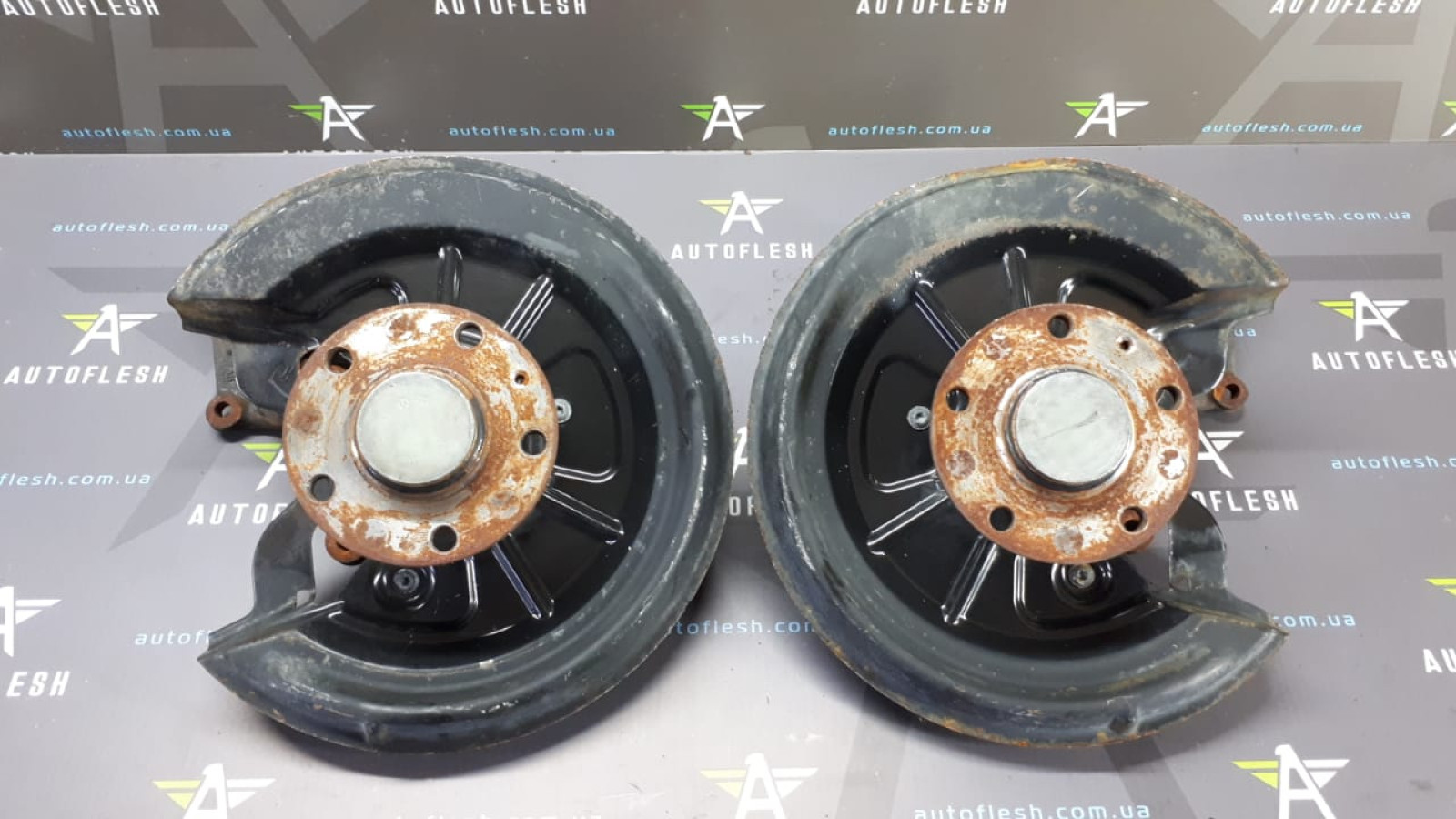 Б/у поворотный кулак задний/ ступица задняя 1K0505435AB, 1K0505436AB для Audi/ Seat/ Skoda/ Volkswagen