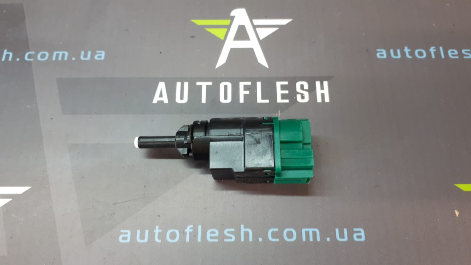 Б/у датчик фонаря стоп-сигнала 253203383R для Fiat Talento/ Nissan NV300/ Opel Vivaro B/ Renault Trafic III