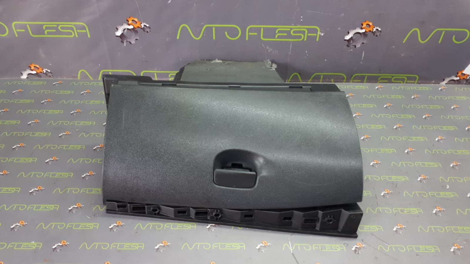 Б/у бардачок 681080020R, 685000007R для Renault Megane III Б/у бардачок 681080020R, 685000007R для Renault Megane III