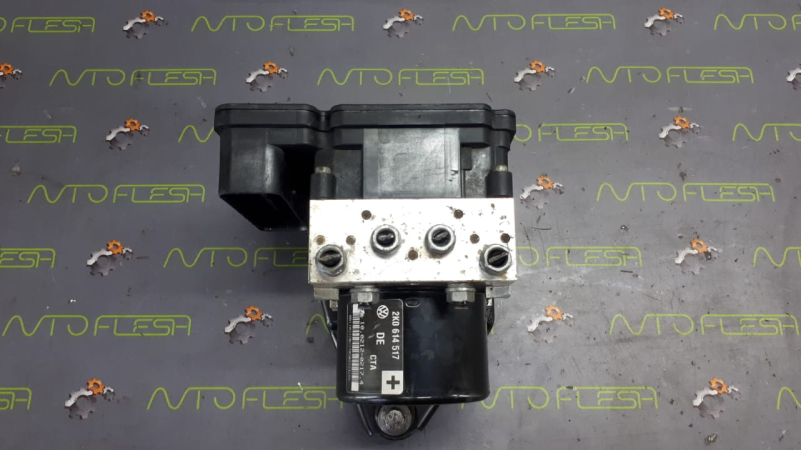 Б/у блок ABS 2K0614517, 2K0907379C для Volkswagen Caddy 4x4, 4motion
