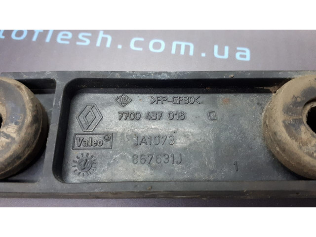Б/у дефлектор интеркулера/ воздухозаборник/ диффузор 7700437011, 7700437018 для Renault Scenic RX4 Б/у дефлектор интеркулера/ воздухозаборник/ диффузор 7700437011, 7700437018 для Renault Scenic RX4