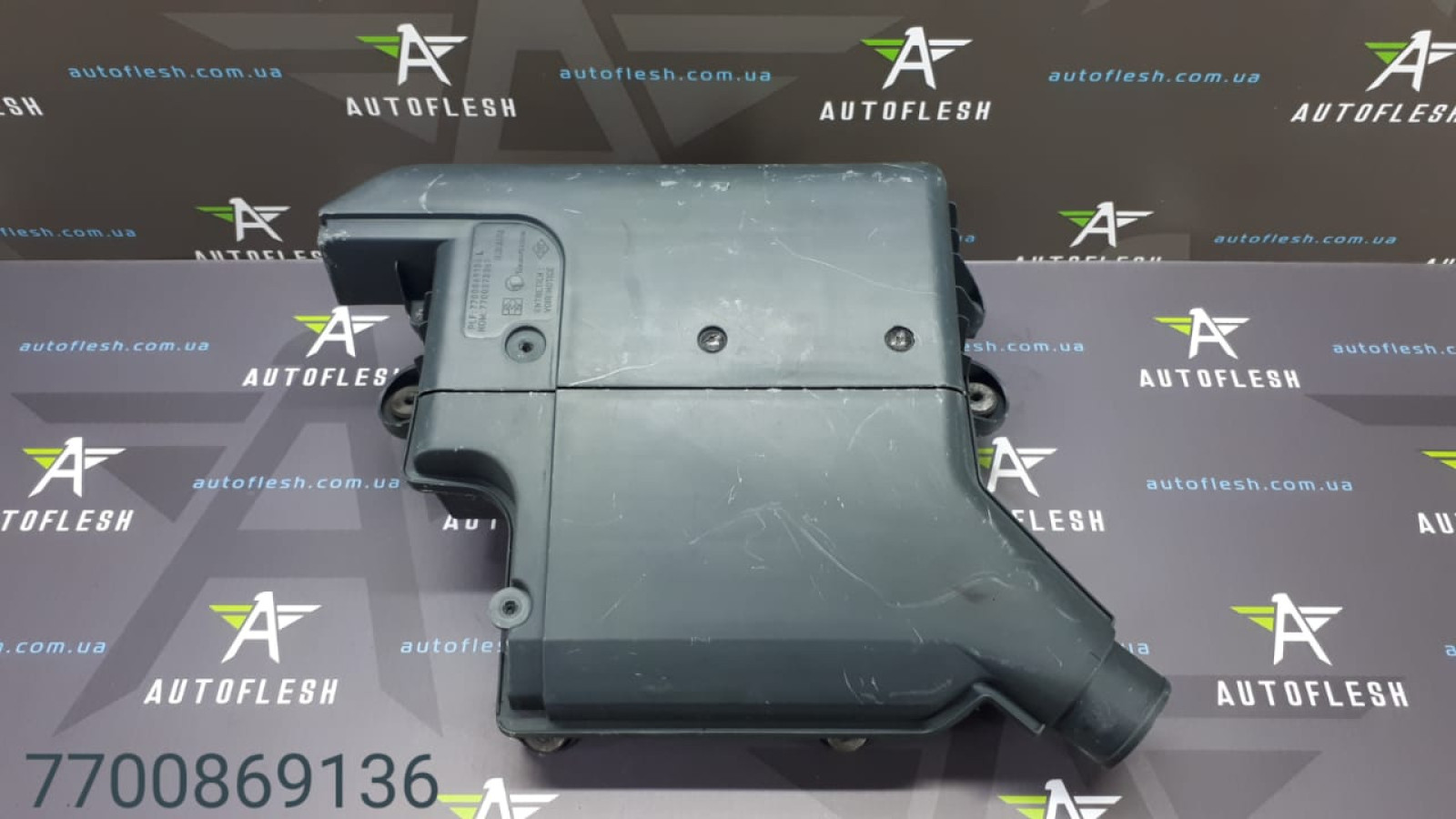 Б/у корпус воздушного фильтра 7700869136/ 7700273367 для Renault Clio II/ Kangoo