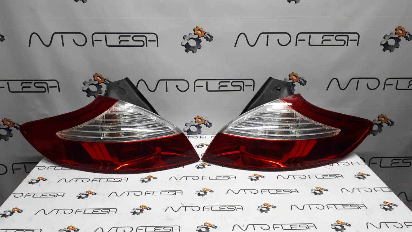 Б/у фонарь задний 265550007R, 265500007R для Renault Megane III, хэтчбек