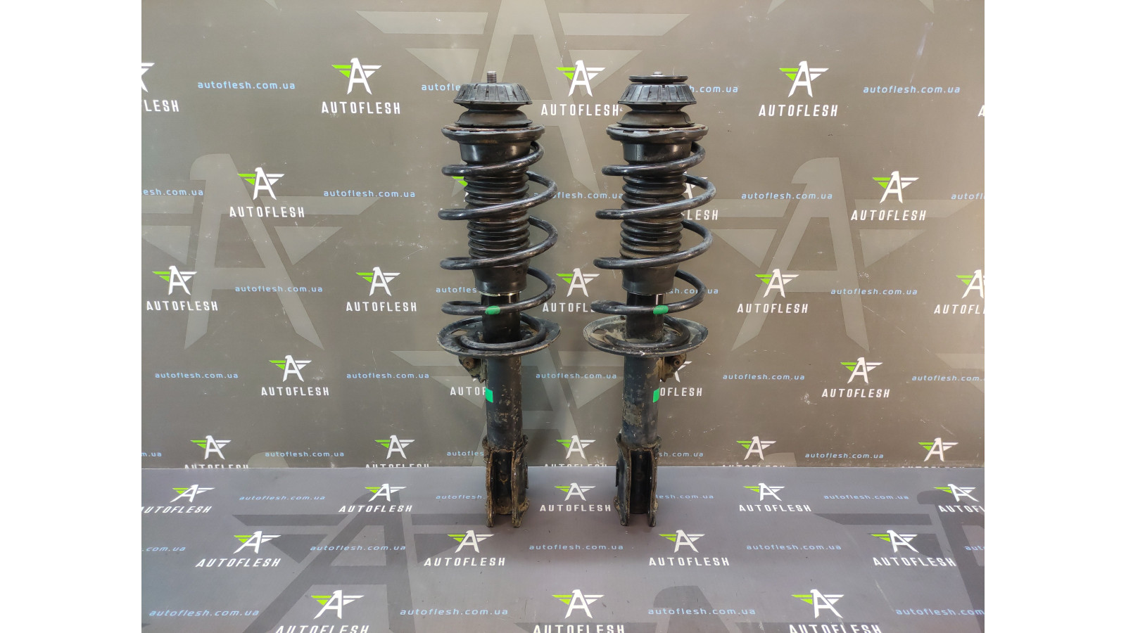 Б/в амортизатор передній у зборі 48520-0D030, 48510-0D190 для Toyota Yaris