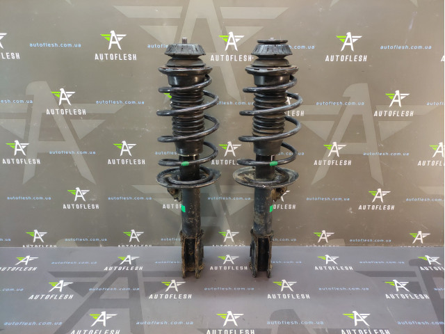 Б/в амортизатор передній у зборі 48520-0D030, 48510-0D190 для Toyota Yaris