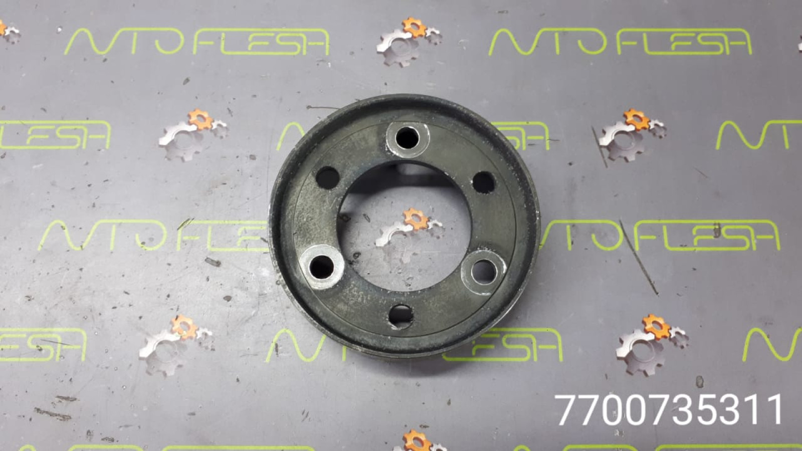 Б/у шкив помпы тосола/ шкив водяного насоса 7700735311 для Renault Laguna II