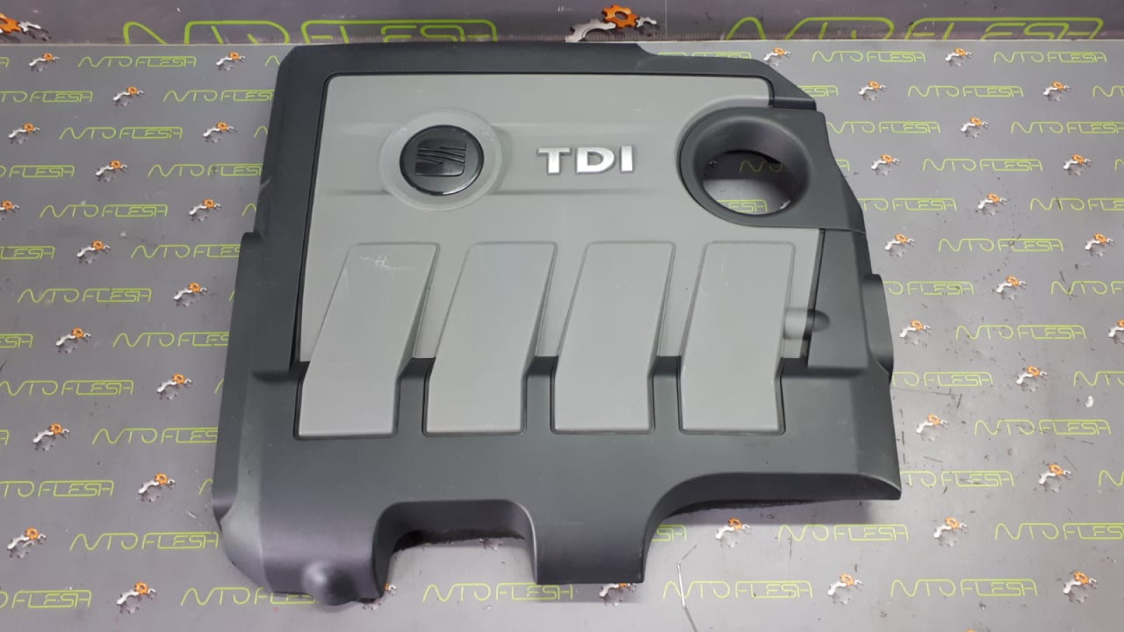 Б/у крышка двигателя декоративная 03L103925 для Audi/ Seat/ Skoda/ Volkswagen Б/у крышка двигателя декоративная 03L103925 для Audi/ Seat/ Skoda/ Volkswagen