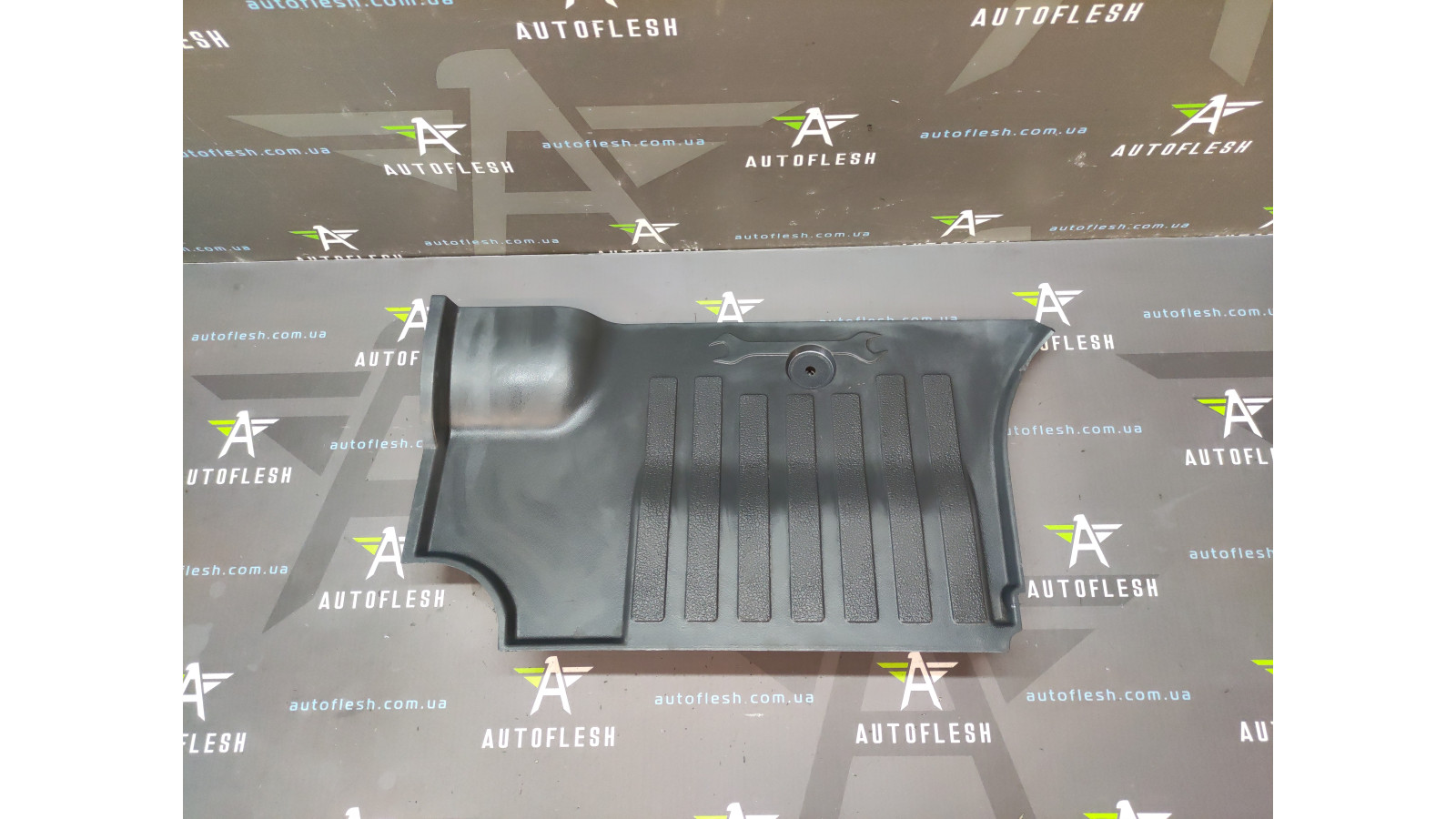 Б/в кришка відсіку інструментів 9016841137, 9016840337 для Mercedes Sprinter/ Volkswagen LT II