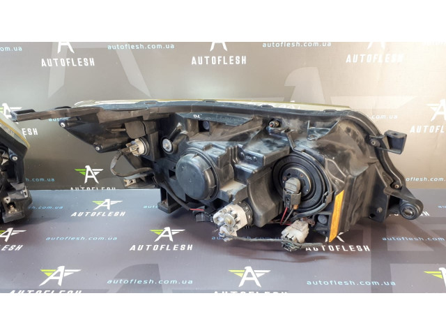 Б/у фара в сборе/ фары передние xenon 84001SC120, 84001SC230 для Subaru Forester III Б/у фара в сборе/ фары передние xenon 84001SC120, 84001SC230 для Subaru Forester III