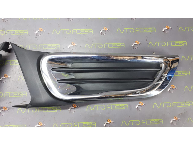 Б/у решетка переднего бампера 9682332377, 9682332477 для Citroen C3 Picasso Б/у решетка переднего бампера 9682332377, 9682332477 для Citroen C3 Picasso