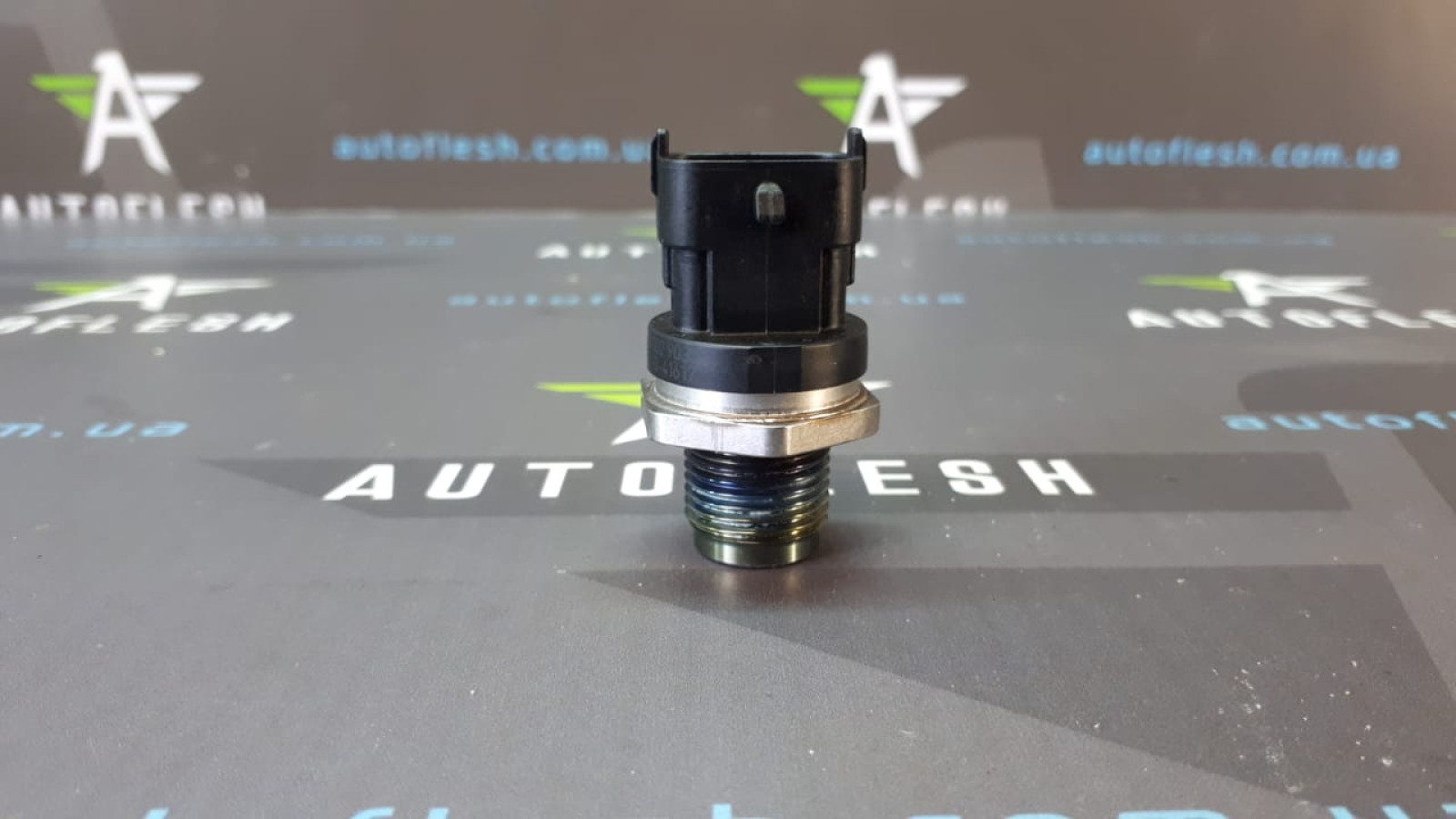 Б/у датчик давления топлива 0281002903 для Alfa Romeo/ Chevrolet/ Fiat/ Ford/ Lancia/ Saab/ Suzuki/ Volvo