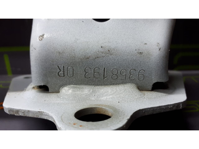 Б/у усилитель бампера заднего 8200377105 для Renault Kangoo 2015 Б/у усилитель бампера заднего 8200377105 для Renault Kangoo 2015