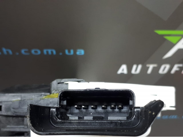 Б/у замок задней левой двери 828420, 6pin для Citroen Berlingo/ Peugeot Partner Б/у замок задней левой двери 828420, 6pin для Citroen Berlingo/ Peugeot Partner