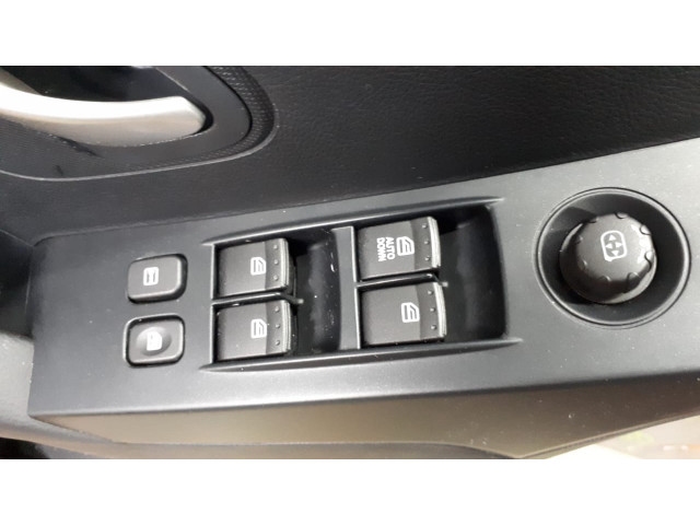Б/у дверь передняя левая 6201134002 для SsangYong Korando (2010-2019) Б/у дверь передняя левая 6201134002 для SsangYong Korando (2010-2019)