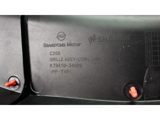 Б/у пластик под лобовое стекло 7941034000/ K79410-34000 для SsangYong Korando Б/у пластик под лобовое стекло 7941034000/ K79410-34000 для SsangYong Korando