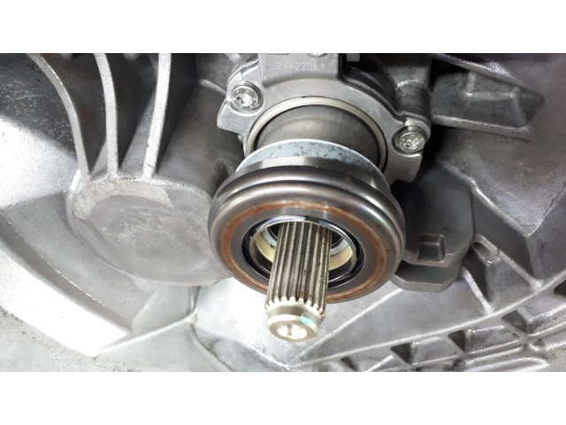 Б/у КПП/ коробка передач 55565178, 1.3 CDTi, 5-ти ступенчатая для Opel Astra H/ Combo/ Corsa D Б/у КПП/ коробка передач 55565178, 1.3 CDTi, 5-ти ступенчатая для Opel Astra H/ Combo/ Corsa D